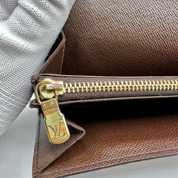Louis Vuitton Damier Ebene Sarah Wallet - Picture 10 of 16